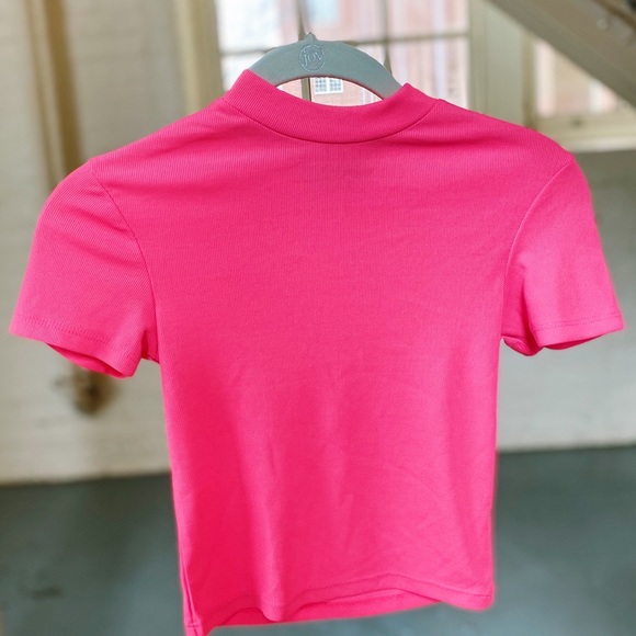 tight neon pink crop top - Picture 2 of 2